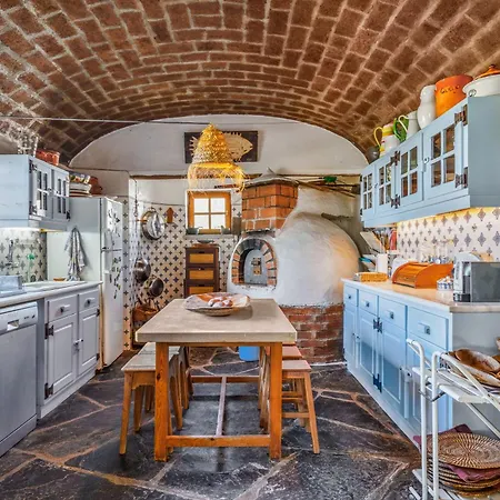 Sea House * سيسيمبرا